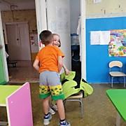 эстафета "Разведчики передают информацию командиру"